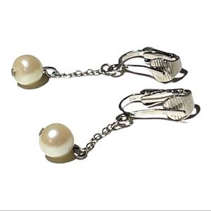 VINTAGE 1950s JUDY LEE faux Pearl and silver tone drop earrings